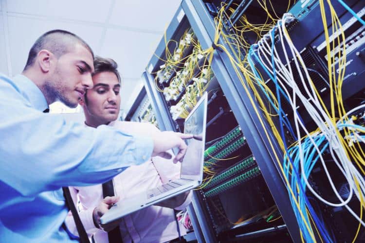 Co Managed IT Vs. Traditional Managed Services blog images
